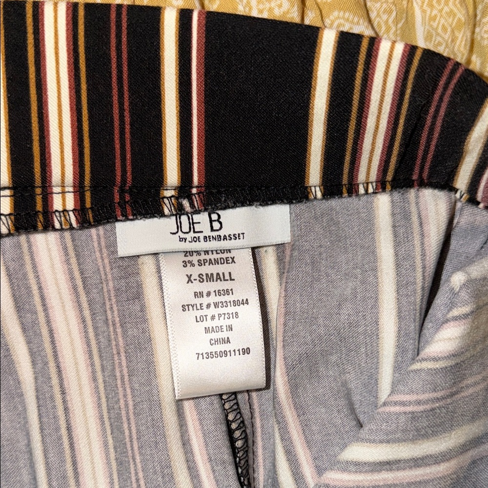 Bundle Striped Black and White mini Skirt with Belt and yellow mini skirt - Picture 5 of 7